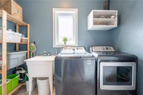 24 Sundance Crescent, Hamilton, ON - Indoor Photo Showing Laundry Room