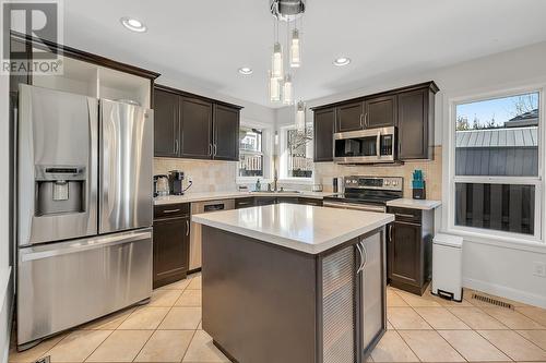 3037 Quail Crescent, Kelowna, BC - Indoor Photo Showing Kitchen With Stainless Steel Kitchen With Upgraded Kitchen