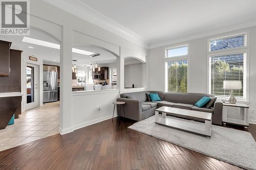 3037 Quail Crescent, Kelowna, BC - Indoor Photo Showing Living Room
