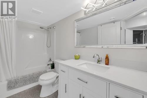3037 Quail Crescent, Kelowna, BC - Indoor Photo Showing Bathroom