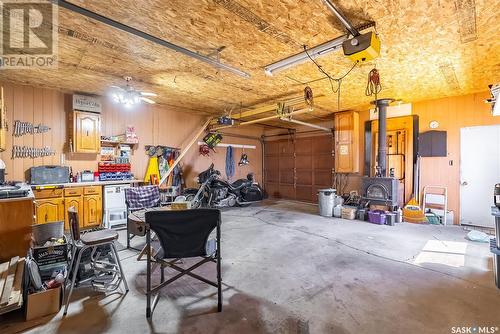 10 2Nd Avenue N, Martensville, SK - Indoor Photo Showing Garage
