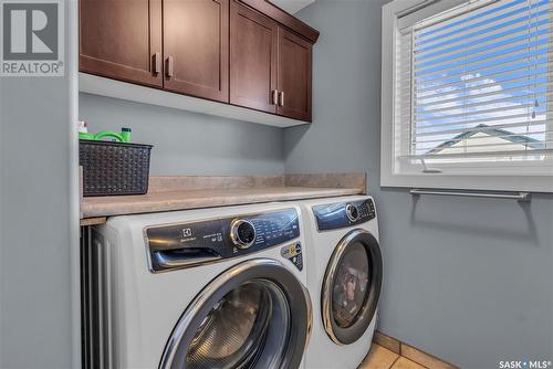 318 Lakeridge Drive, Warman, SK - Indoor Photo Showing Laundry Room