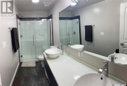 213 225 Maningas Bend, Saskatoon, SK - Indoor Photo Showing Bathroom
