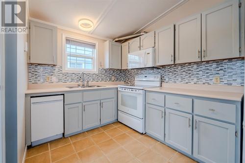 11 Fogwill Place, St. John'S, NL - Indoor Photo Showing Kitchen
