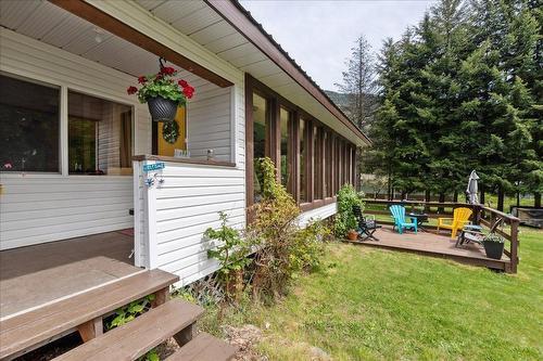 1169 Marshall Road, Castlegar, BC - Outdoor With Exterior