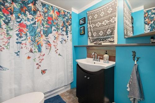 1169 Marshall Road, Castlegar, BC - Indoor Photo Showing Bathroom