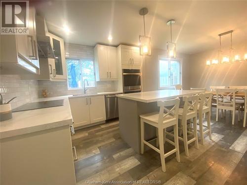 11 Woodborough Street, London, ON - Indoor Photo Showing Kitchen With Upgraded Kitchen