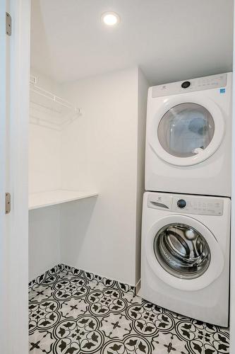 44 Currie Street, St. Catharines, ON - Indoor Photo Showing Laundry Room