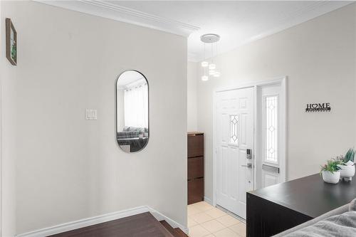149 Greenford Drive, Hamilton, ON - Indoor Photo Showing Other Room