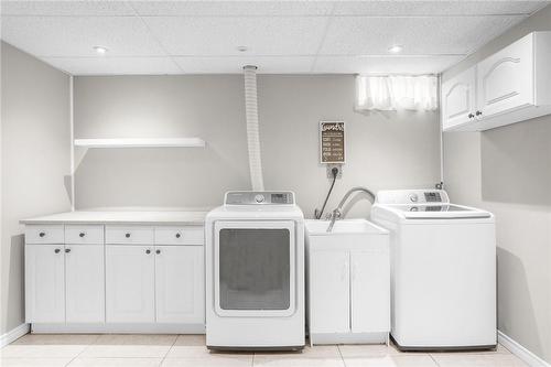 149 Greenford Drive, Hamilton, ON - Indoor Photo Showing Laundry Room