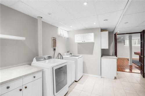 149 Greenford Drive, Hamilton, ON - Indoor Photo Showing Laundry Room