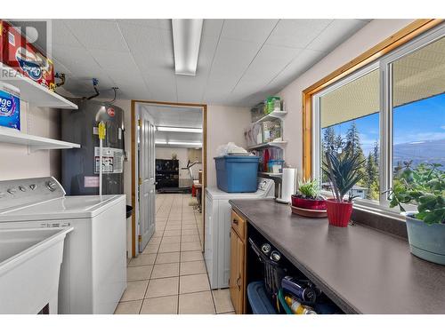 7553 Stampede Trail, Anglemont, BC - Indoor Photo Showing Laundry Room
