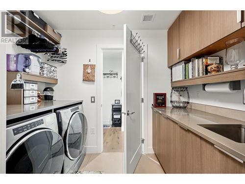 3000 Ariva Drive Unit# 3405, Kelowna, BC - Indoor Photo Showing Laundry Room