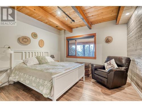 8089 Princeton Summerland Road, Summerland, BC - Indoor Photo Showing Bedroom
