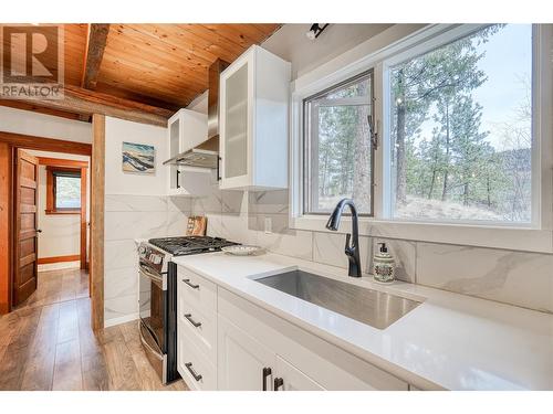 8089 Princeton Summerland Road, Summerland, BC - Indoor Photo Showing Kitchen