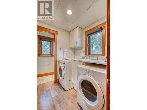 8089 Princeton Summerland Road, Summerland, BC - Indoor Photo Showing Laundry Room