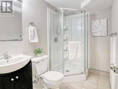 1516 Coronation Drive, London, ON - Indoor Photo Showing Bathroom
