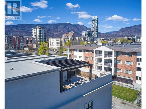 645 Fuller Avenue, Kelowna, BC - Outdoor With View