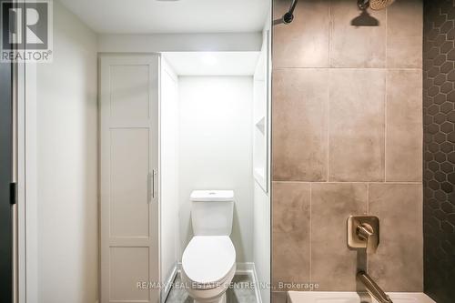2 - 43 Mahony Avenue, Hamilton, ON - Indoor Photo Showing Bathroom