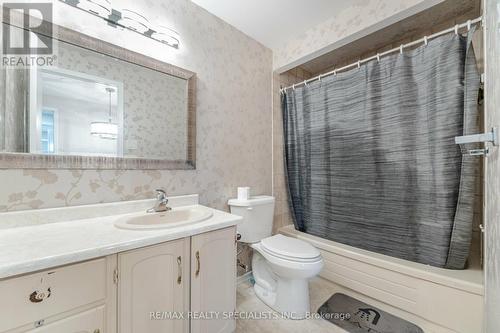 6 - 236 Kingswood Drive, Kitchener, ON - Indoor Photo Showing Bathroom