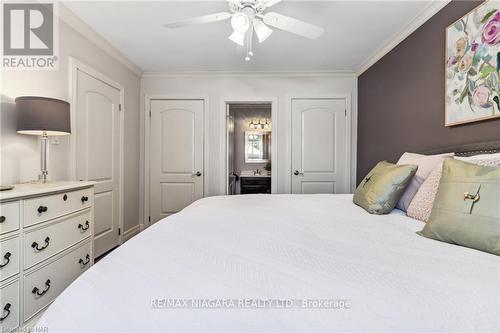 6 Sunrise Crescent, Hamilton, ON - Indoor Photo Showing Bedroom