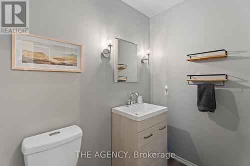 121 North Deer Lake, Huntsville, ON - Indoor Photo Showing Bathroom