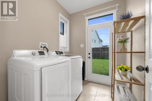 7590 Butternut Boulevard E, Niagara Falls, ON - Indoor Photo Showing Laundry Room