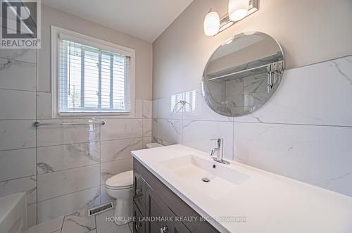 2552 Crystalburn Avenue, Mississauga, ON - Indoor Photo Showing Bathroom