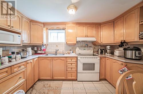 2552 Crystalburn Avenue, Mississauga, ON - Indoor Photo Showing Kitchen With Double Sink