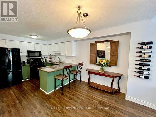 23 Willow Lane, Grimsby, ON - Indoor Photo Showing Kitchen