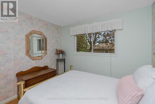 15 Hyland Avenue, Halton Hills, ON - Indoor Photo Showing Bedroom