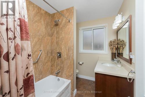 15 Hyland Avenue, Halton Hills, ON - Indoor Photo Showing Bathroom