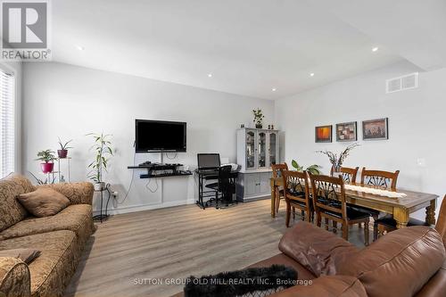 102 Ypres Road, Toronto, ON - Indoor Photo Showing Living Room