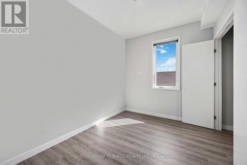 102 Ypres Road, Toronto, ON - Indoor Photo Showing Other Room