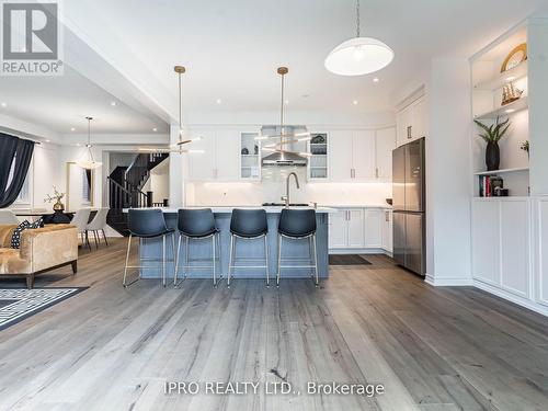 1406 Lobelia Crescent, Milton, ON - Indoor Photo Showing Kitchen With Upgraded Kitchen