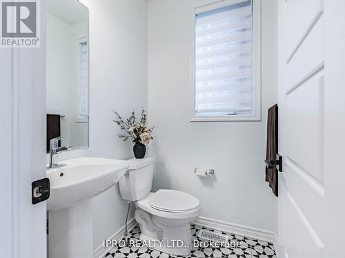 1406 Lobelia Crescent, Milton, ON - Indoor Photo Showing Bathroom