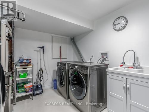 85 Roxton Road, Oakville, ON - Indoor Photo Showing Laundry Room