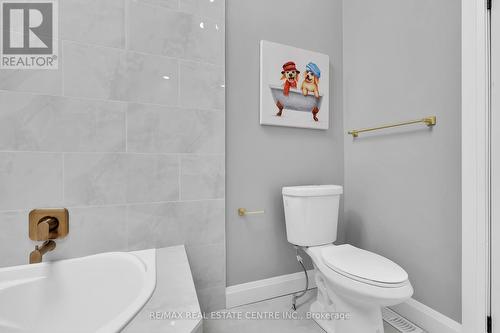 10 Cleaveholm Drive, Halton Hills, ON - Indoor Photo Showing Bathroom