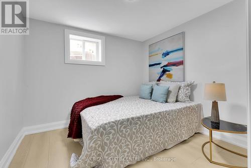 10 Cleaveholm Drive, Halton Hills, ON - Indoor Photo Showing Bedroom
