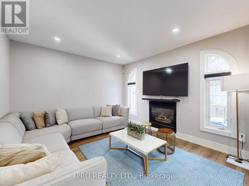 2358 Yorktown Circle, Mississauga, ON - Indoor Photo Showing Living Room With Fireplace