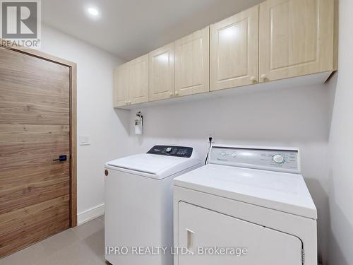 2358 Yorktown Circle, Mississauga, ON - Indoor Photo Showing Laundry Room