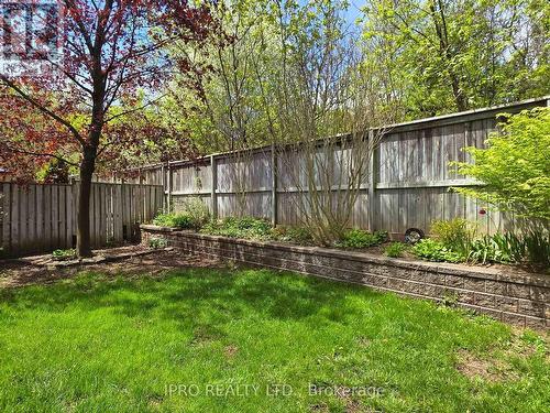 2358 Yorktown Circle, Mississauga, ON - Outdoor With Backyard