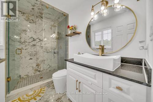 425 Woodbine Avenue, Kitchener, ON - Indoor Photo Showing Bathroom