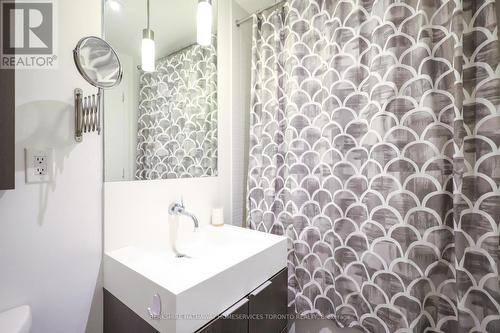 3805 - 110 Charles Street E, Toronto, ON - Indoor Photo Showing Bathroom