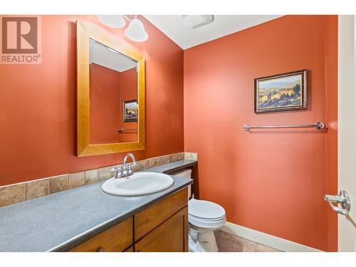 1795 Country Club Drive Unit# 127, Kelowna, BC - Indoor Photo Showing Bathroom