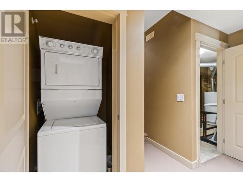 1795 Country Club Drive Unit# 127, Kelowna, BC - Indoor Photo Showing Laundry Room