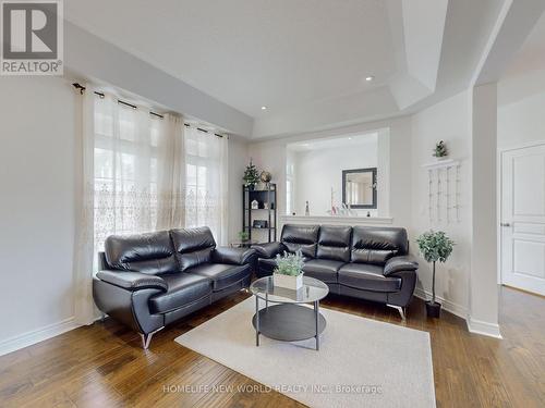 11 Honey Glen Avenue, Markham, ON - Indoor Photo Showing Living Room