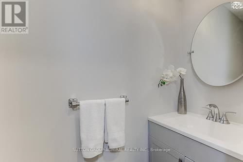 114 Rejane Crescent, Vaughan, ON - Indoor Photo Showing Bathroom