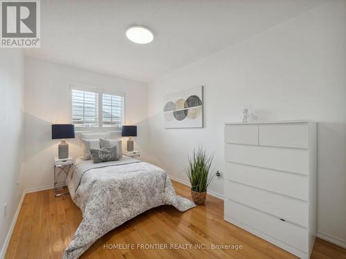 52 Maffey Crescent, Richmond Hill, ON - Indoor Photo Showing Bedroom