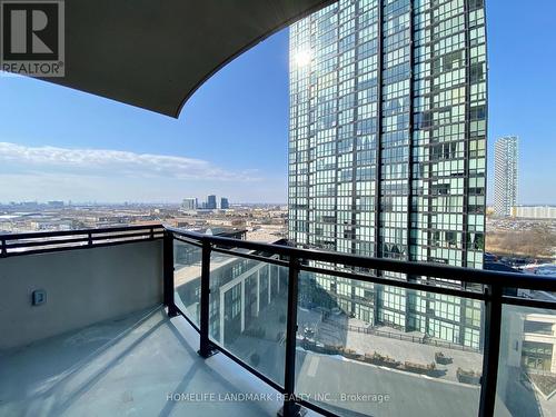 905 - 2900 Highway 7 Road W, Vaughan, ON - Outdoor With View